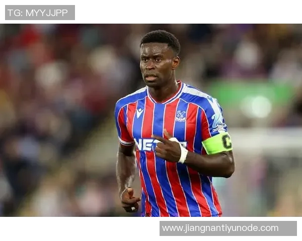 法尔克透露拜仁明年八月初将开启中国行并进行两场友谊赛 法尔克透露拜仁明年八月初将开启中国行并进行两场友谊赛