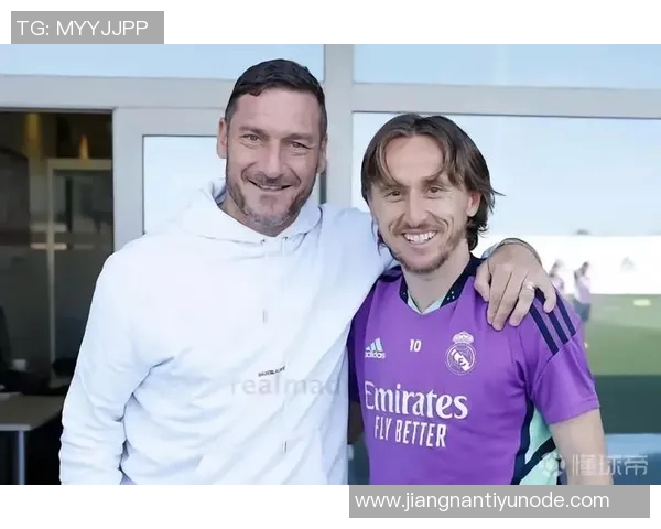 名宿称帕斯兼具巴乔风范与托蒂气质适合在伯纳乌展现才华