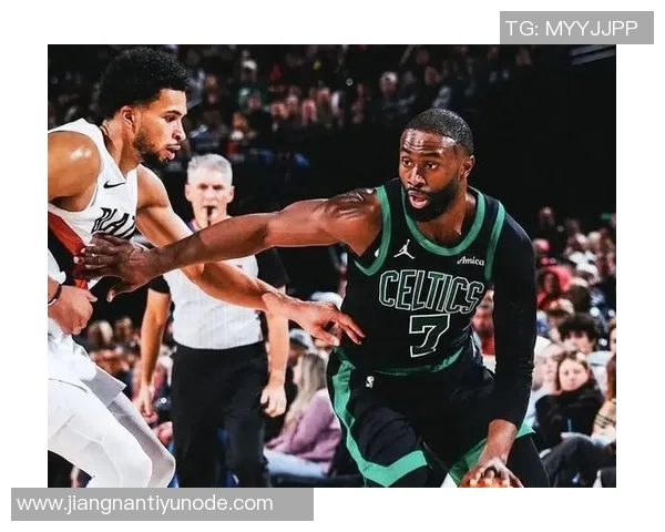 杰伦布朗表现出色却难挽败局17投10中罚球9中8独砍30分3板3助