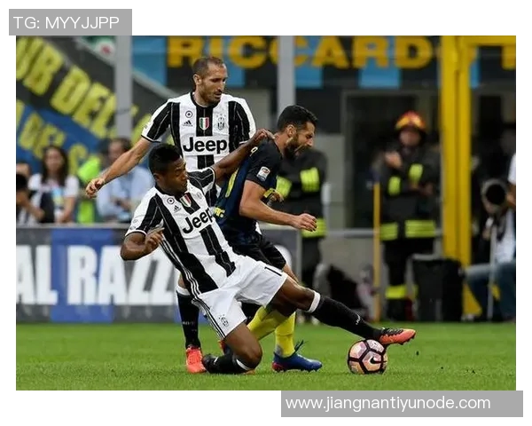 国米关注前尤文右后卫阿尔贝托科斯塔今夏有望加盟